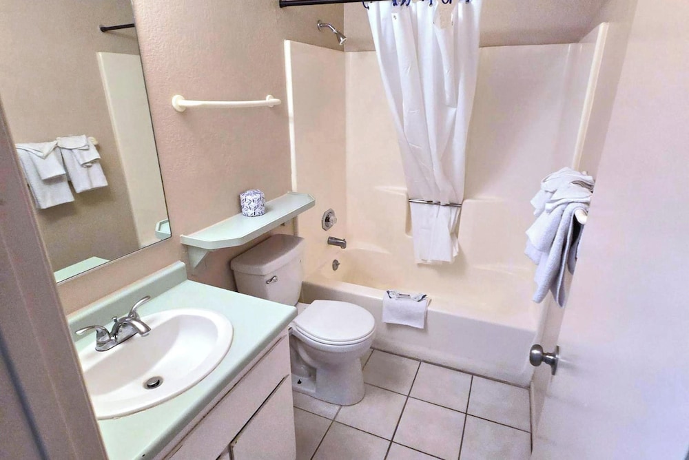 Sands Inn & Suites Lake Havasu City 56/60