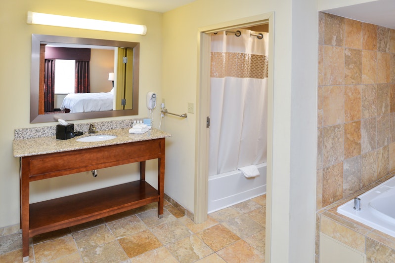Hampton Inn Yorkville 17/17