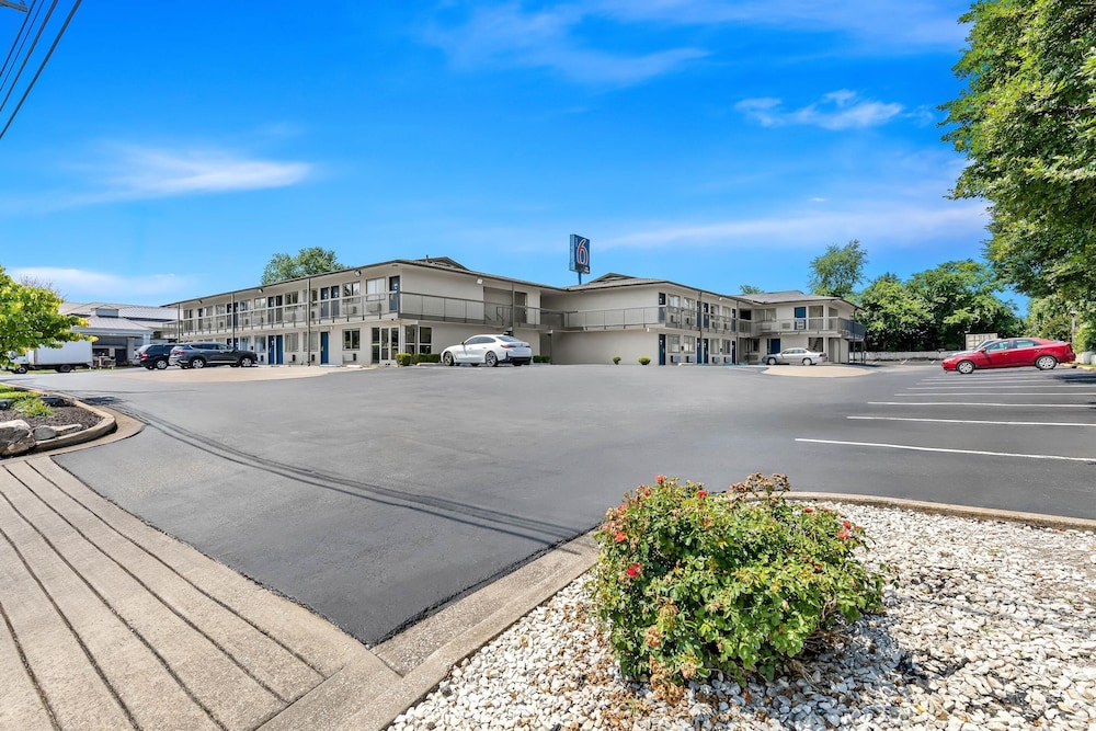 Motel6 Murfreesboro, TN 50/59