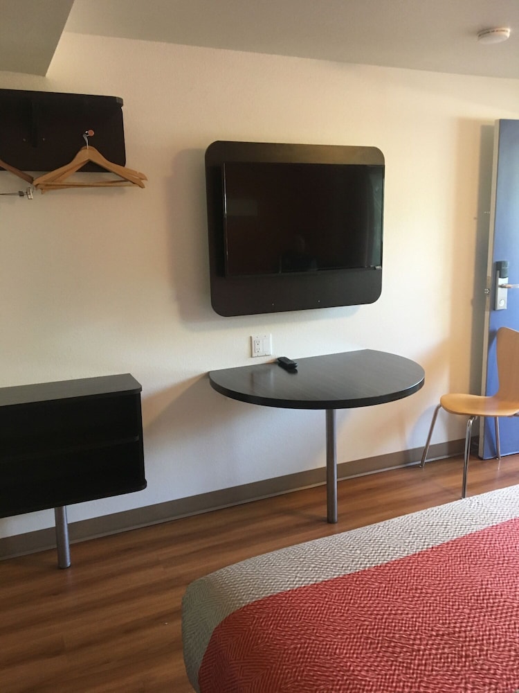 Motel6 Bremerton, WA 21/33