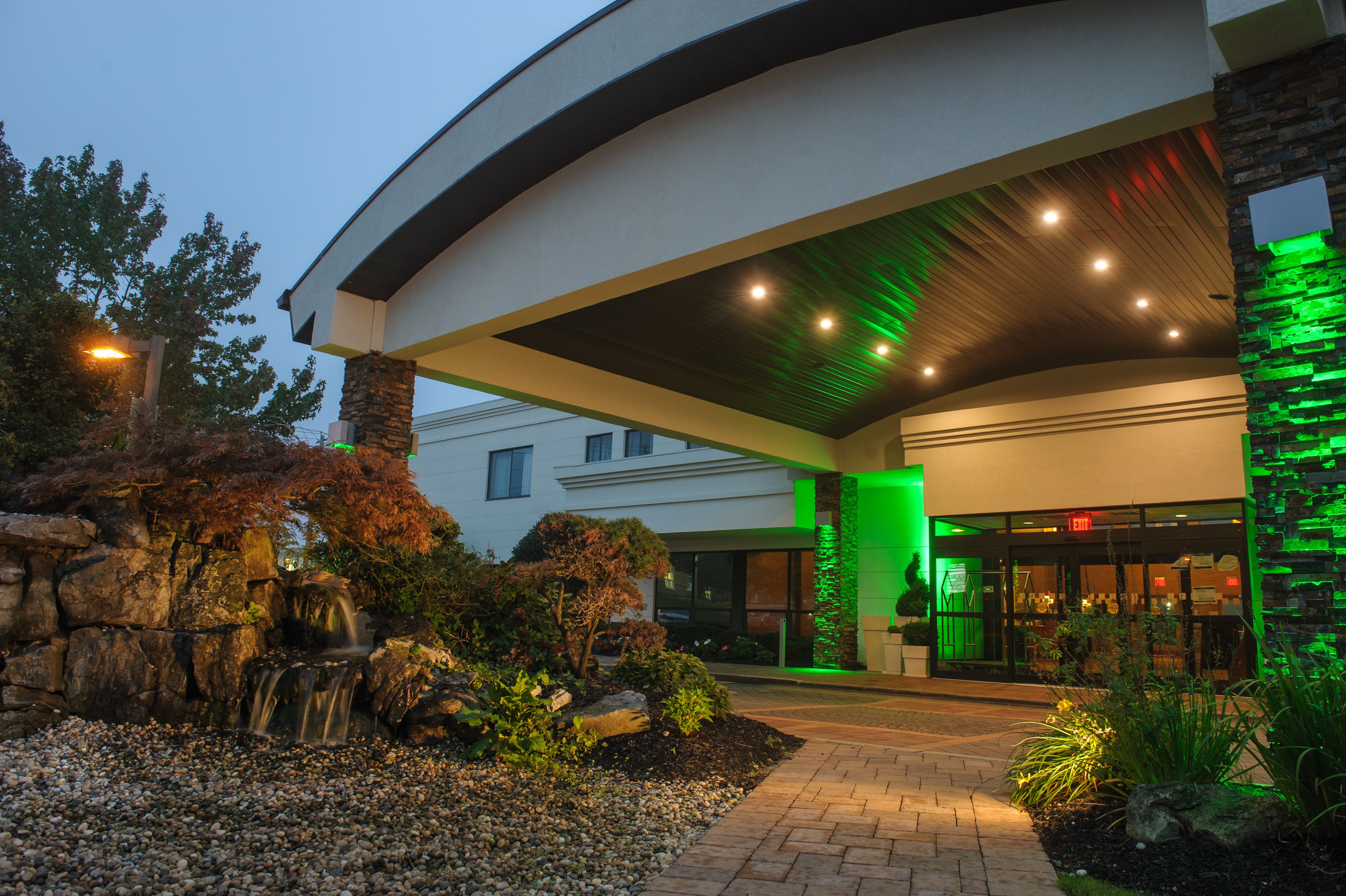 Holiday Inn Plainview-Long Island 2/79
