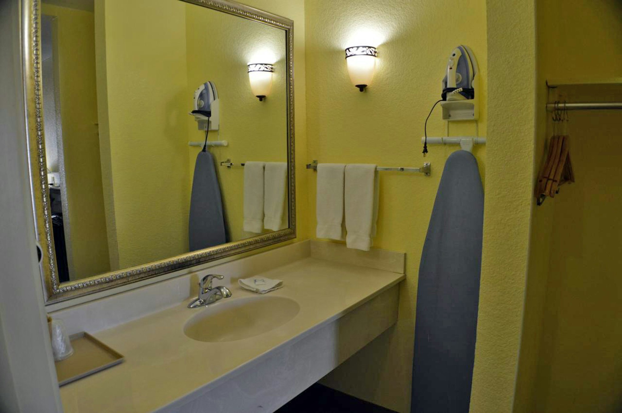 Scottish Inns Fort Worth 27/29