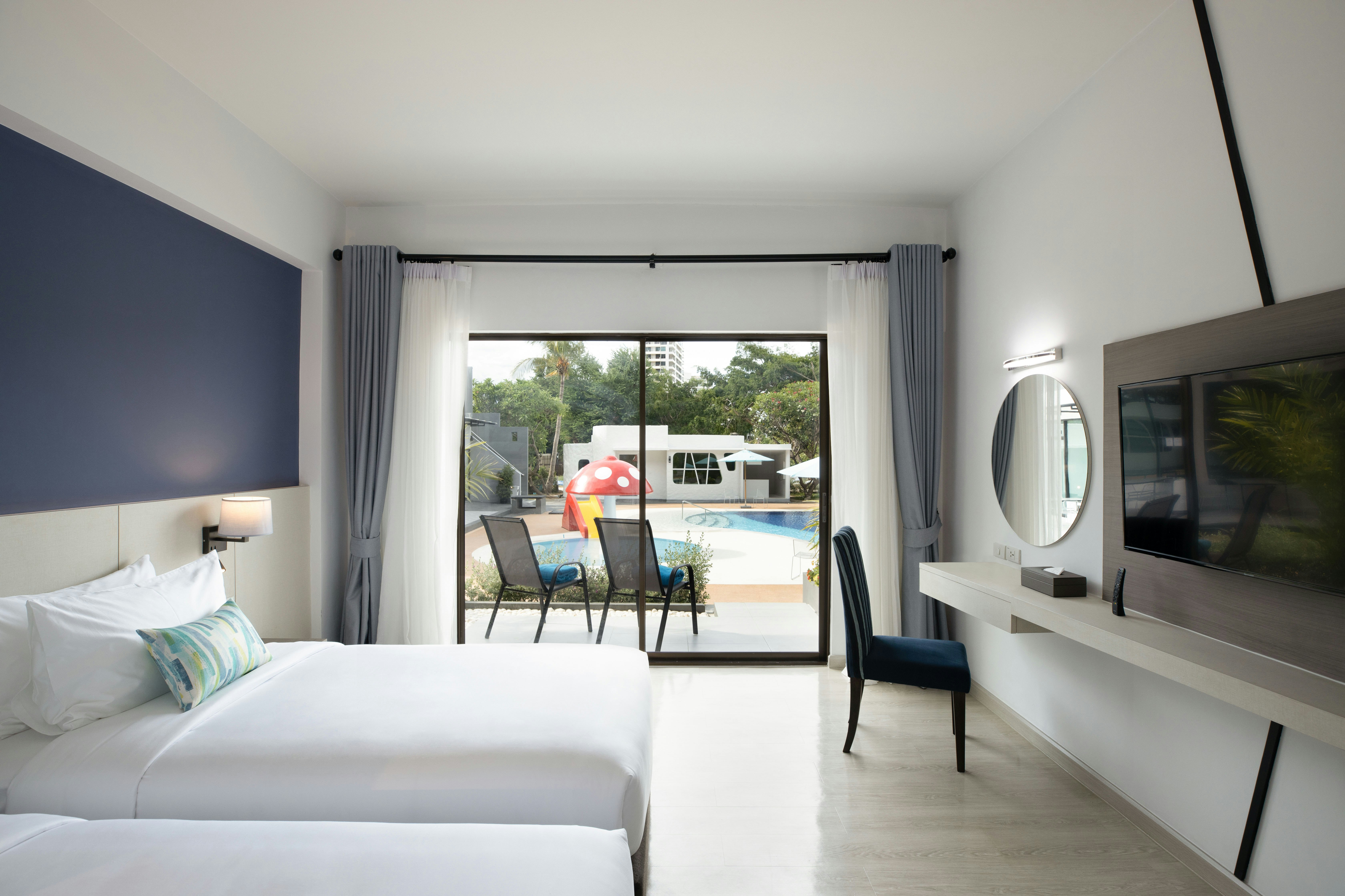 Deluxe Pool Terrace - Twin