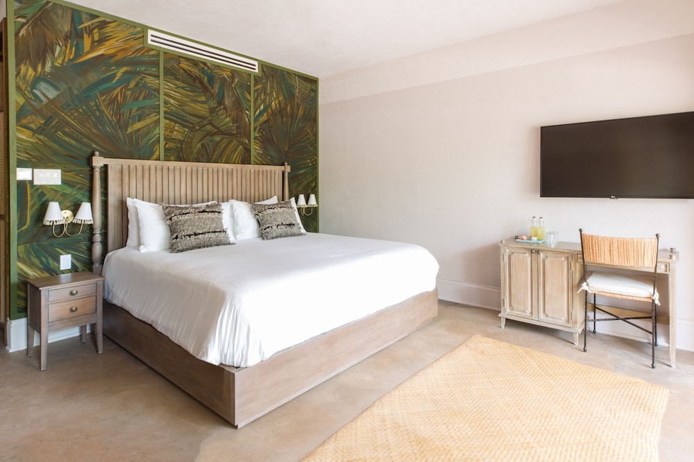 Suite, King Bed, Beach Front