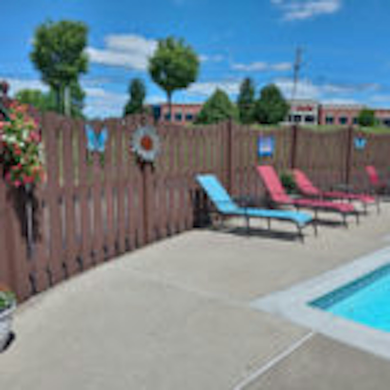 Ashley Quarters Hotel 32/33