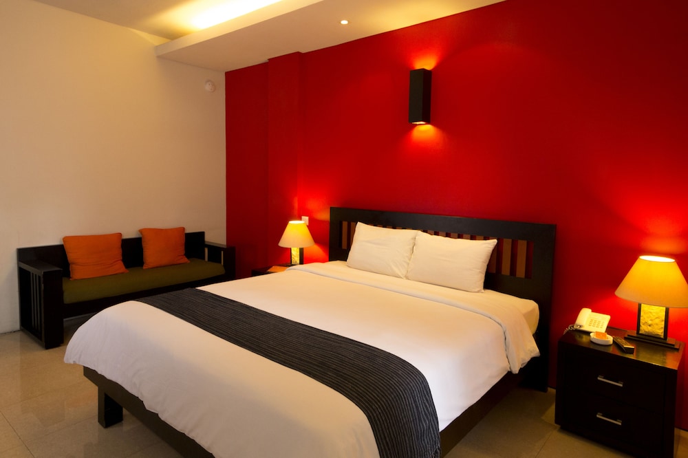 ECLIPSE Hotel 13/34
