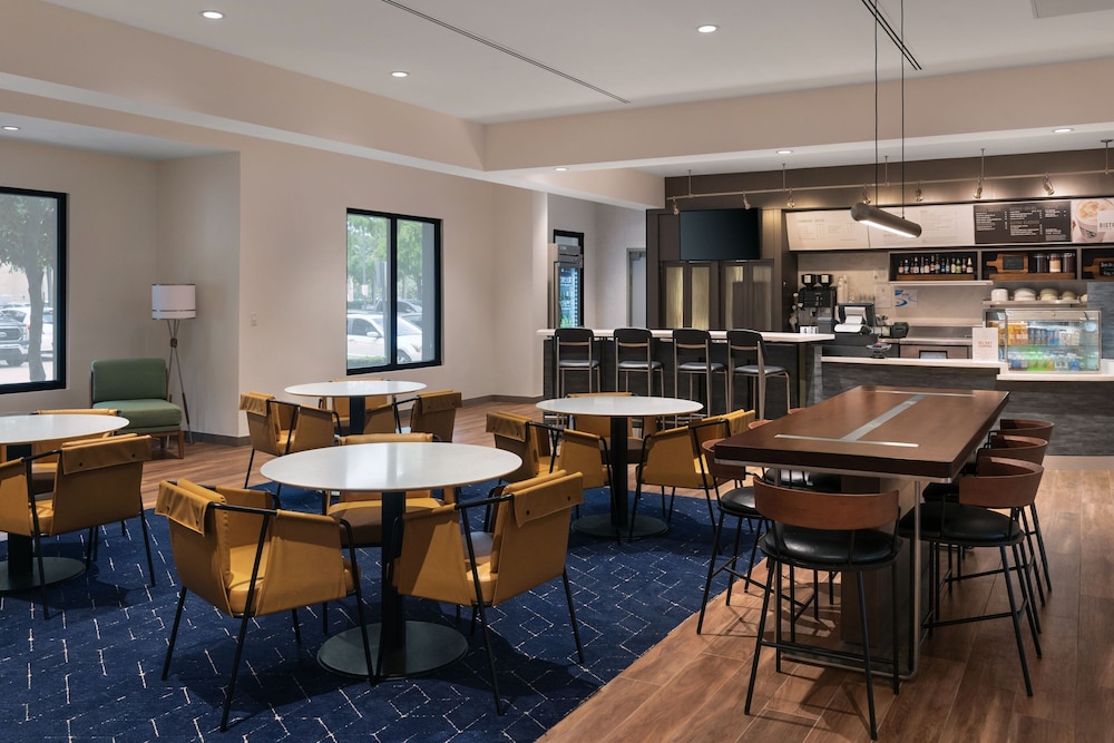 Courtyard By Marriott New Orleans Metairie 31/47