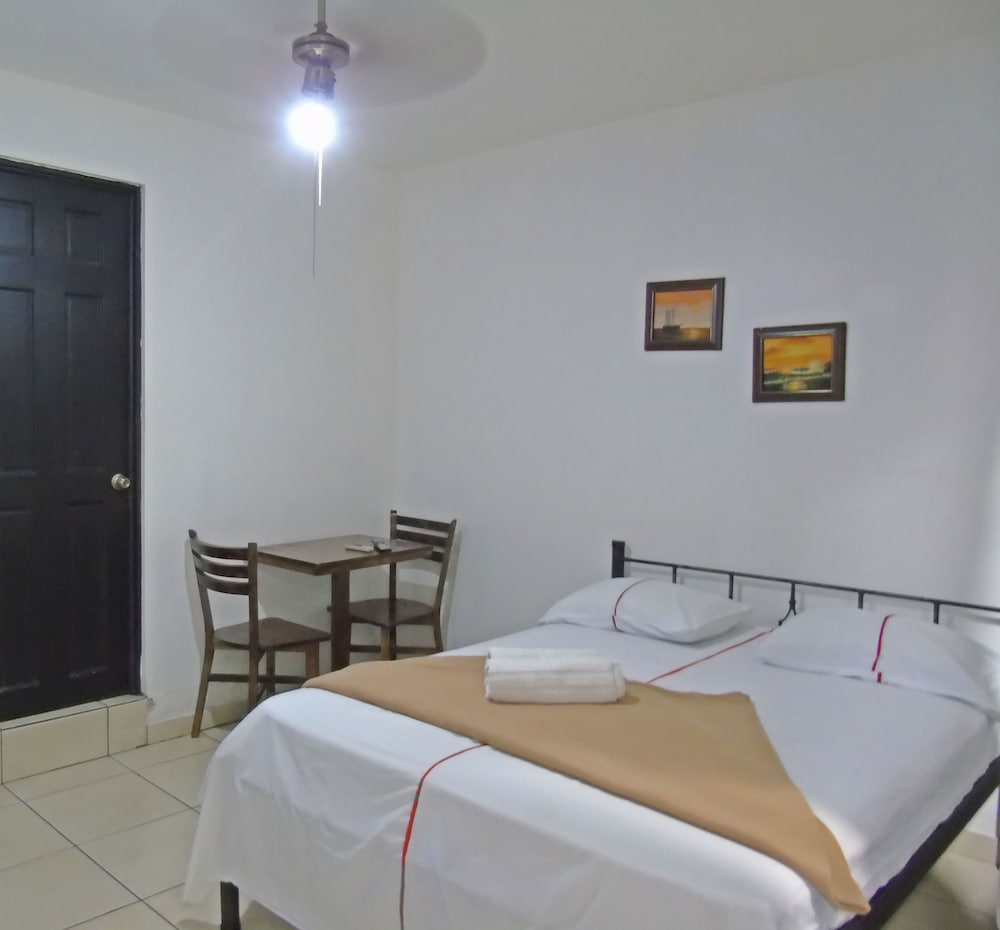 Hotel Quinta Avenida 15/56