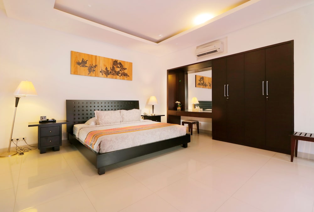 Heliconia Villa 42/77