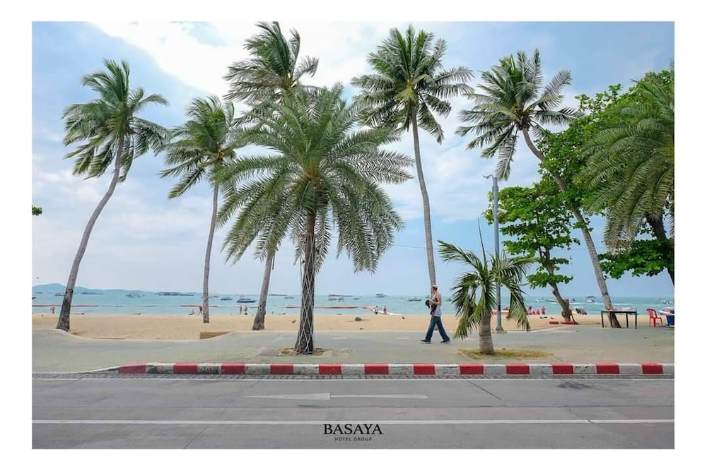 Basaya Beach Hotel And Resort 60/63