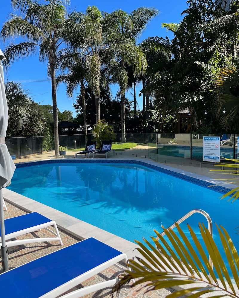 Burleigh Palms Holiday Apartments 37/75