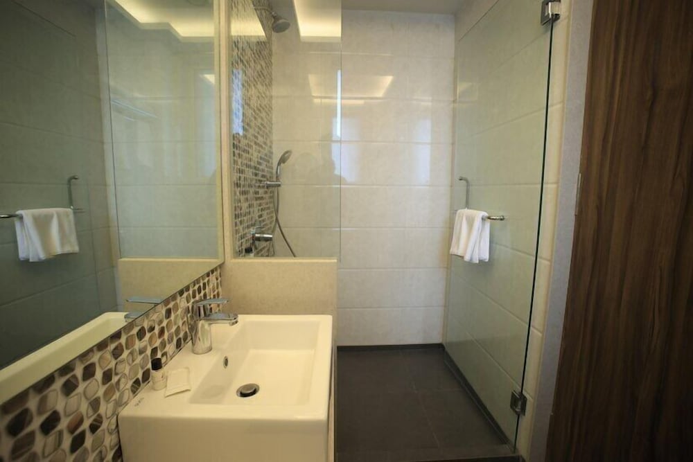 The Byke Delotel, Borivali 35/39