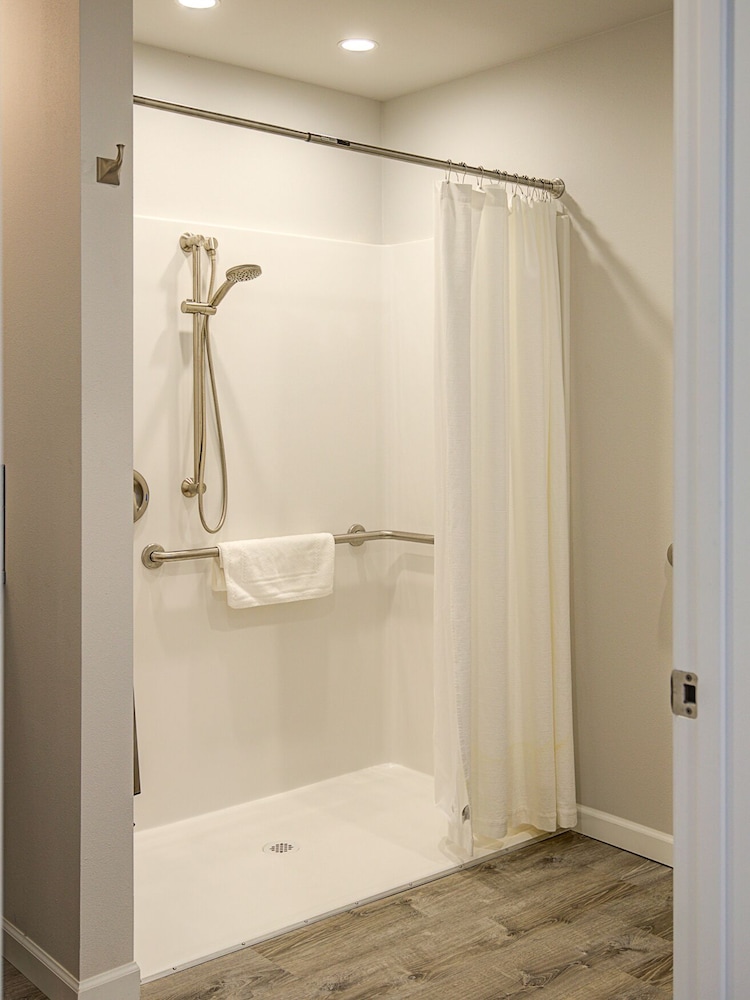 Americas Best Value Inn Ocean Shores 25/25