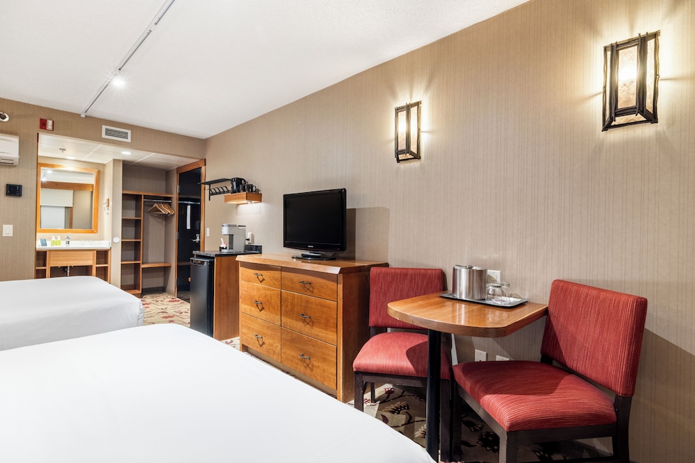 Banff Ptarmigan Inn 46/64