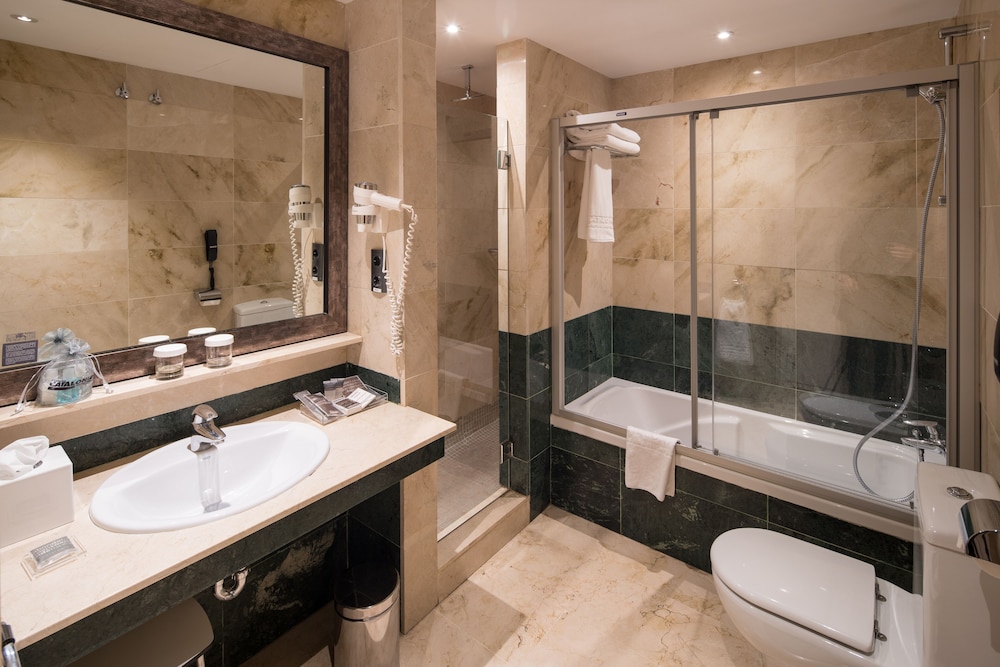 Catalonia Born Hotel 62/62