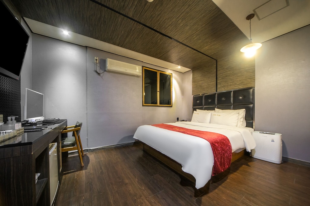 Chakan Hotel 25/62