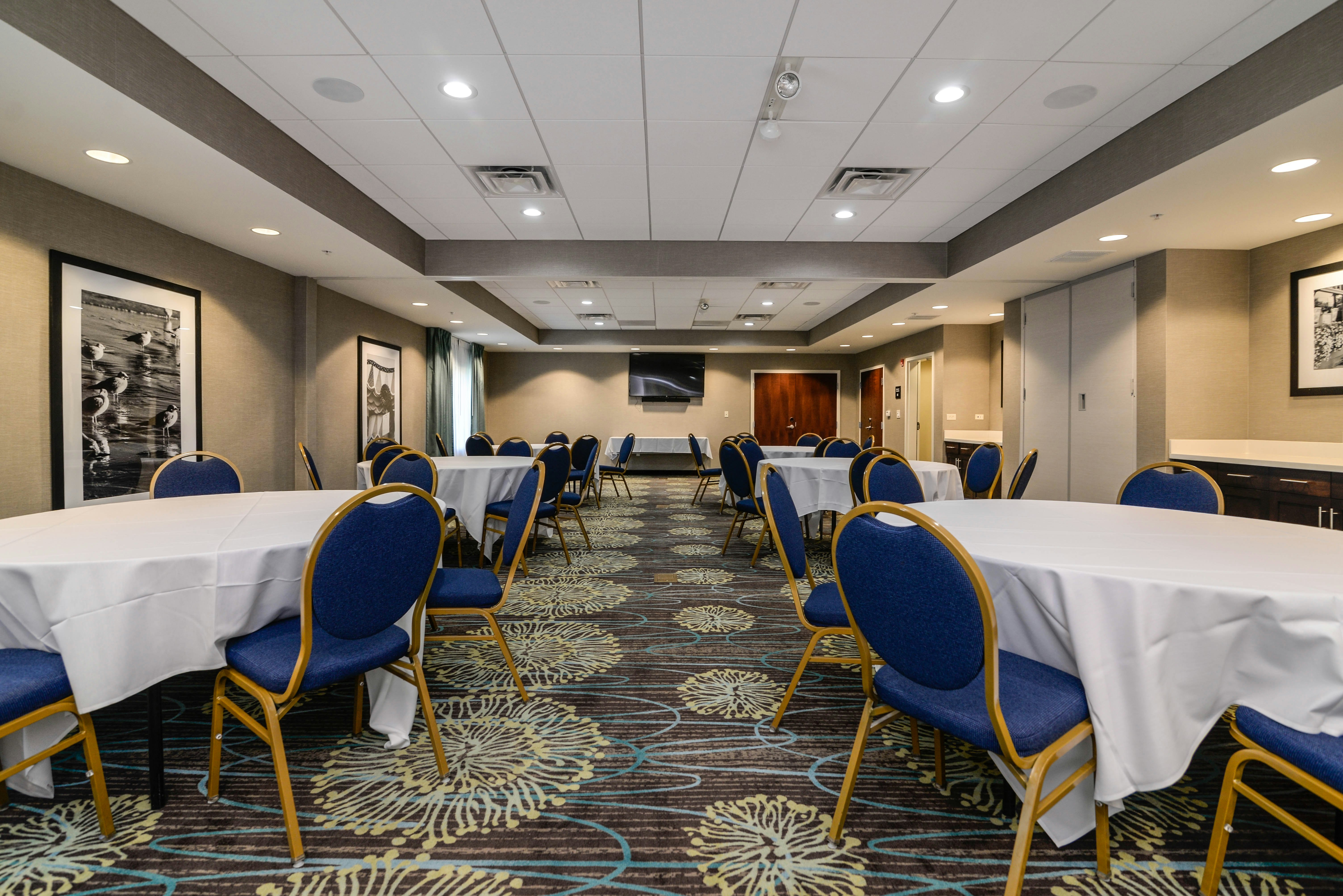 Hampton Inn Brighton Mi 56/60