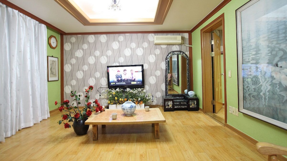Gyeongju Kb Pension 24/40