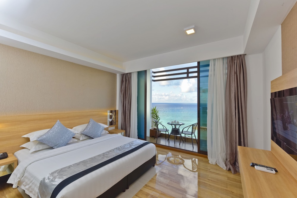 Arena Beach Hotel 9/48