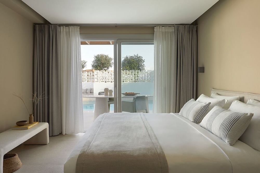 JUNIOR SUITE, GARDEN VIEW, PRIVATE POOL