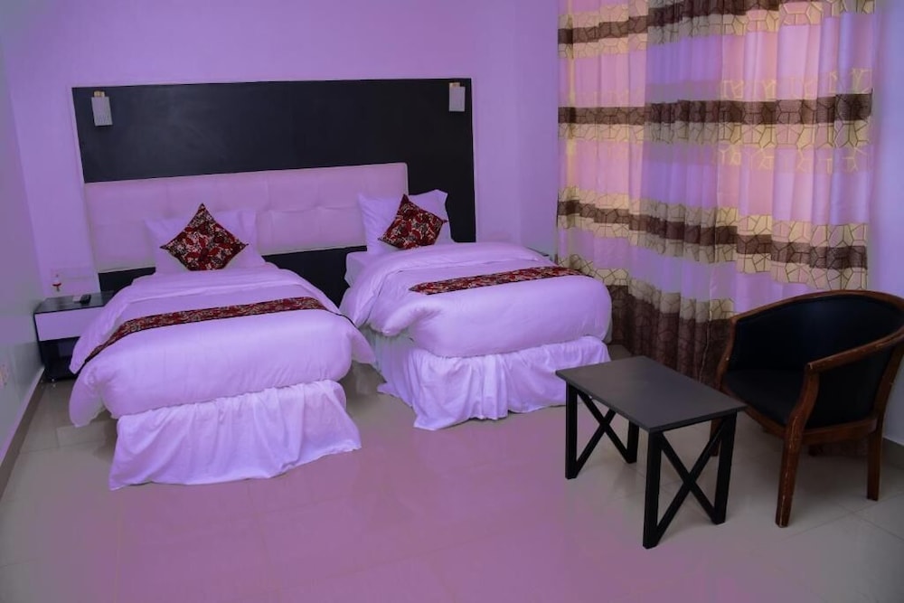 Silver Hotel 13/33