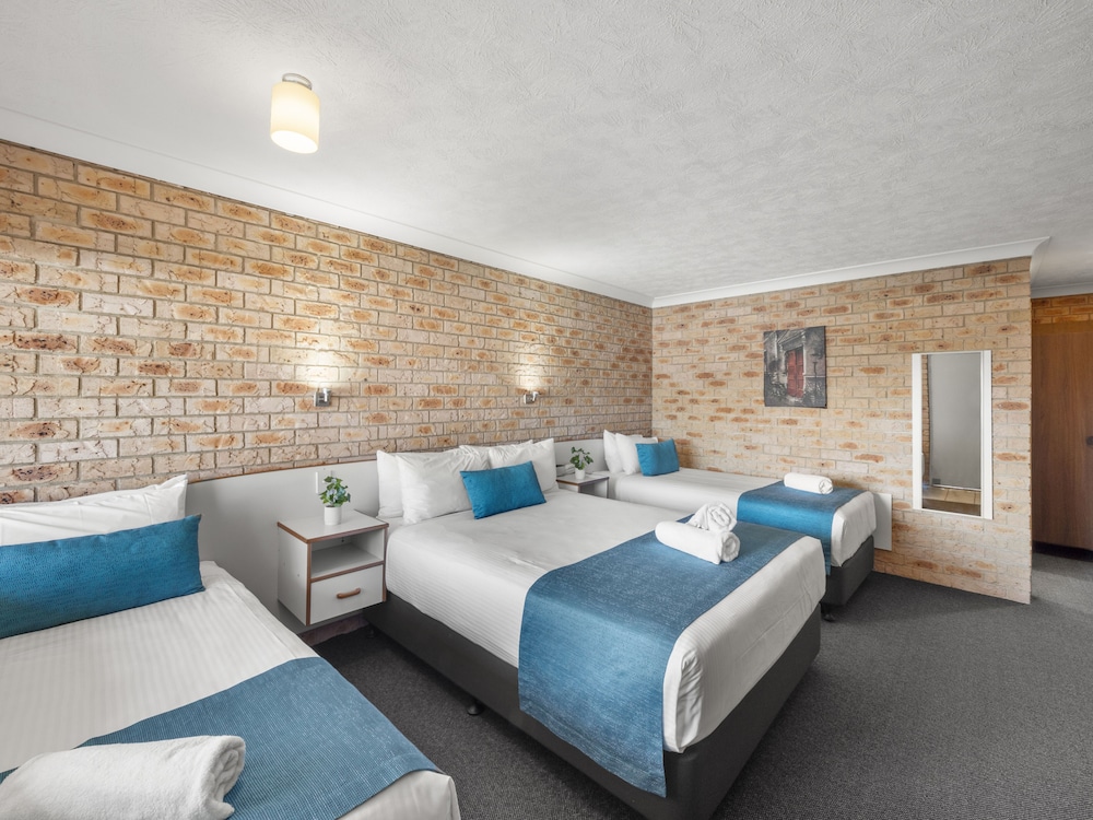 Kennedy Drive Airport Motel 22/44