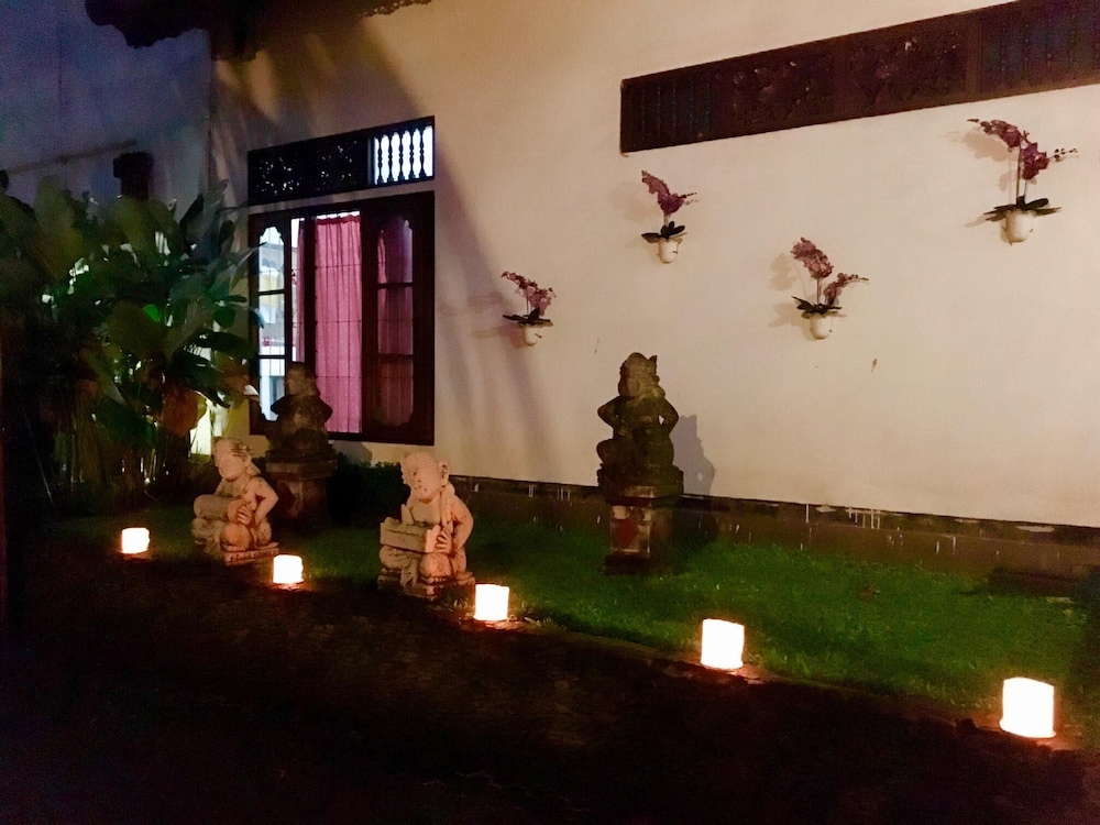 Hotel Gianyar 57/59