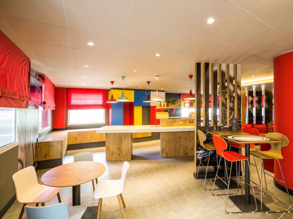 ibis Barcelona Castelldefels 10/79