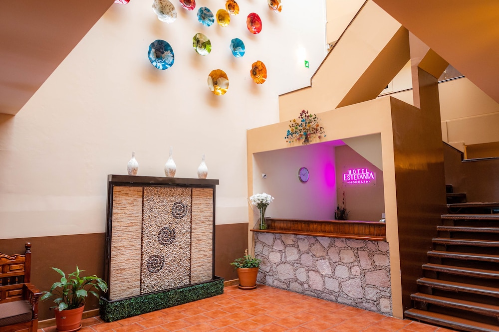 Hotel Estefania 5/45