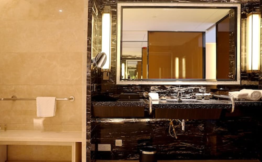 Hilton Zhongshan Downtown 24/74