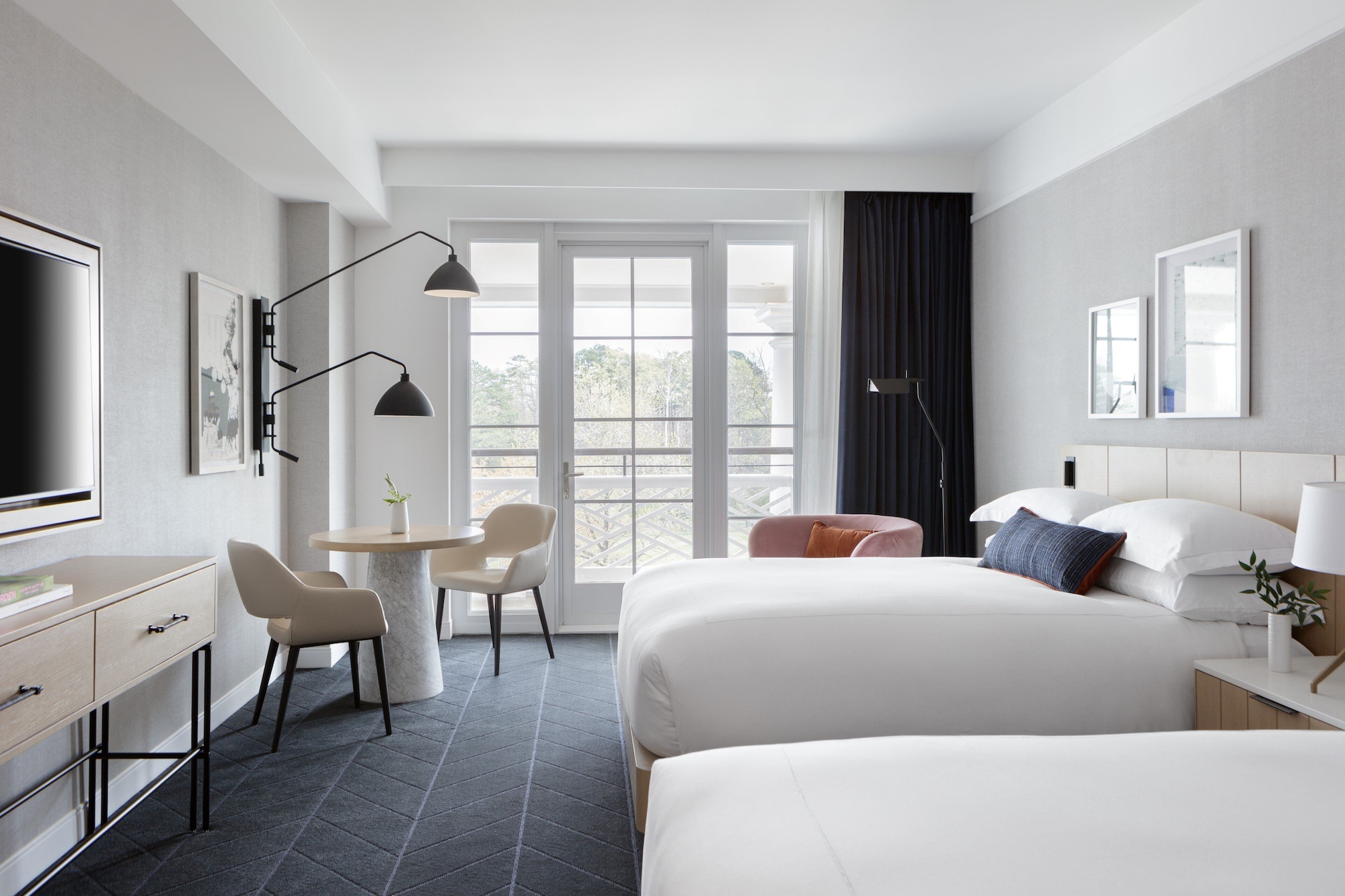غرفة بسريرين كوين، Kimpton The Forum Hotel, an IHG Hotel 2/9