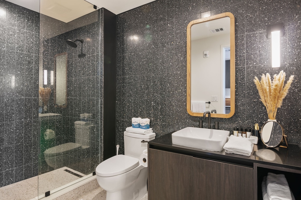 Austin Condo Hotel 48/49