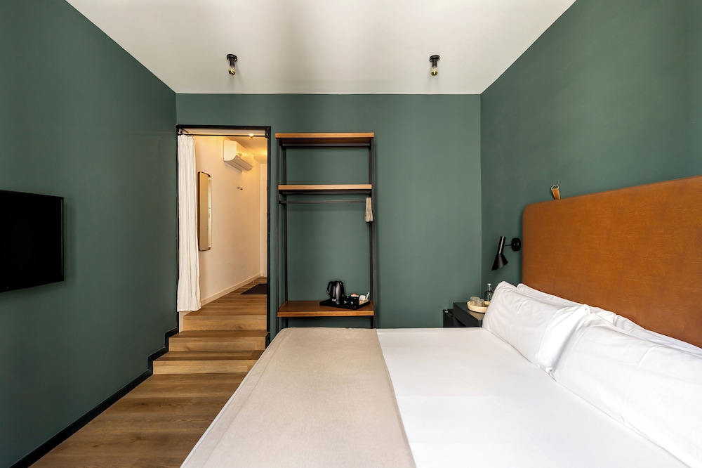 SUPERIOR, DOUBLE BED