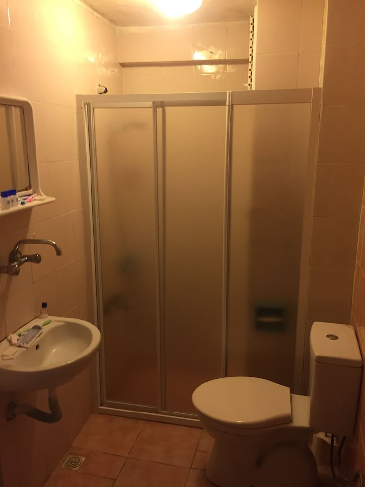 Istanbul Paris Hotel And Hostel 14/74