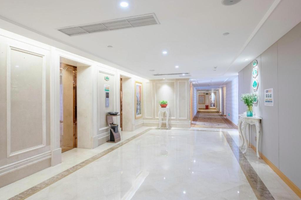 Vienna Hotel (Zhongshan Rainbow Avenue) 13/58
