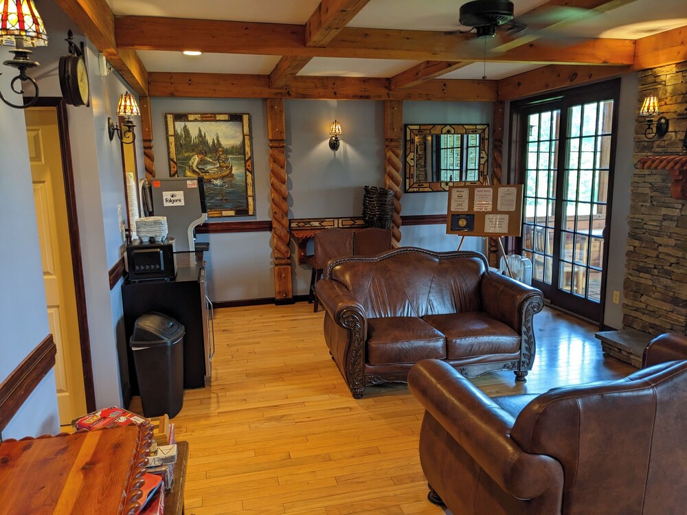 August Lodge Cooperstown 19/42