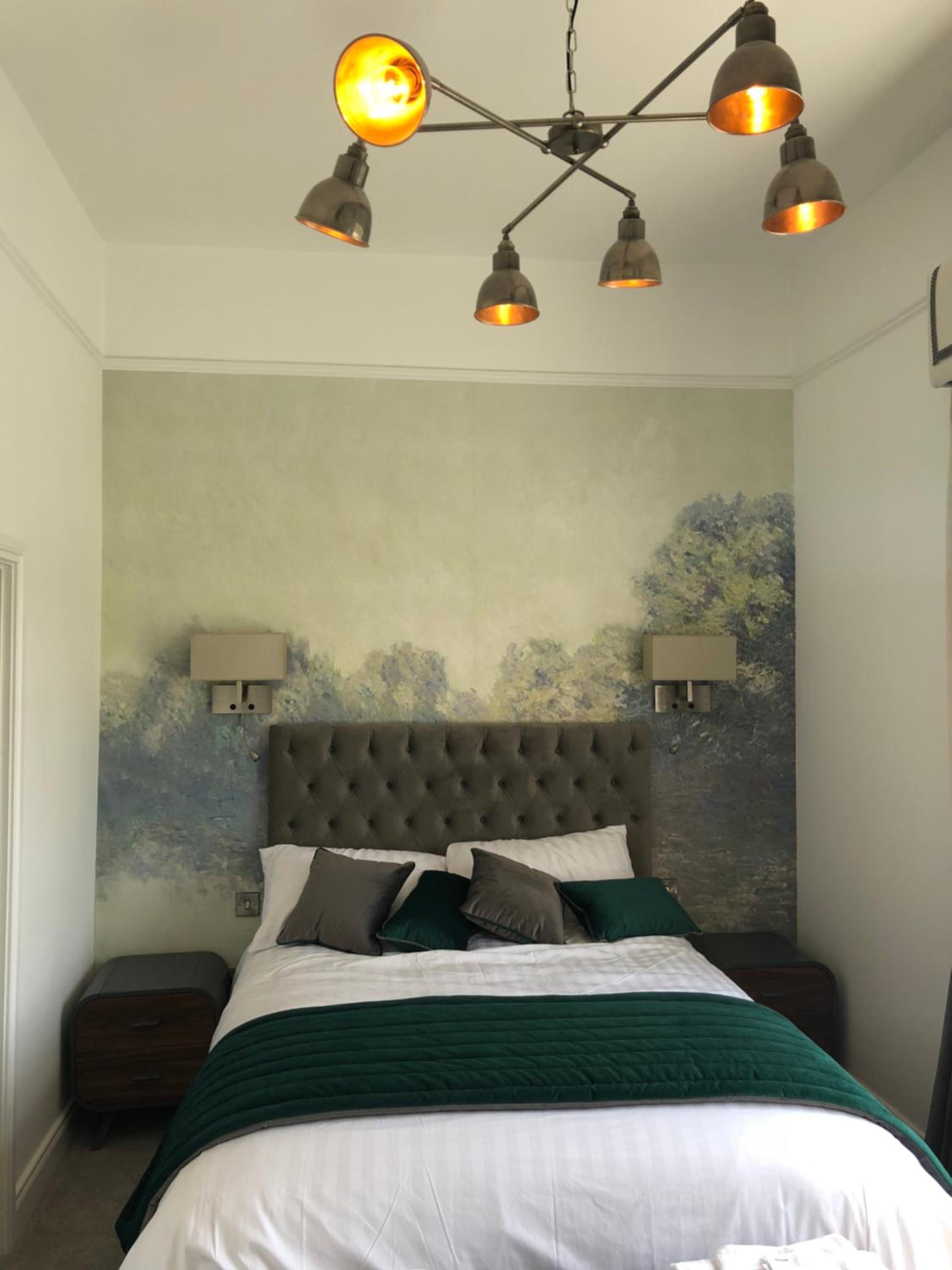 Room, Double Bed, The Strand Hotel 2/5