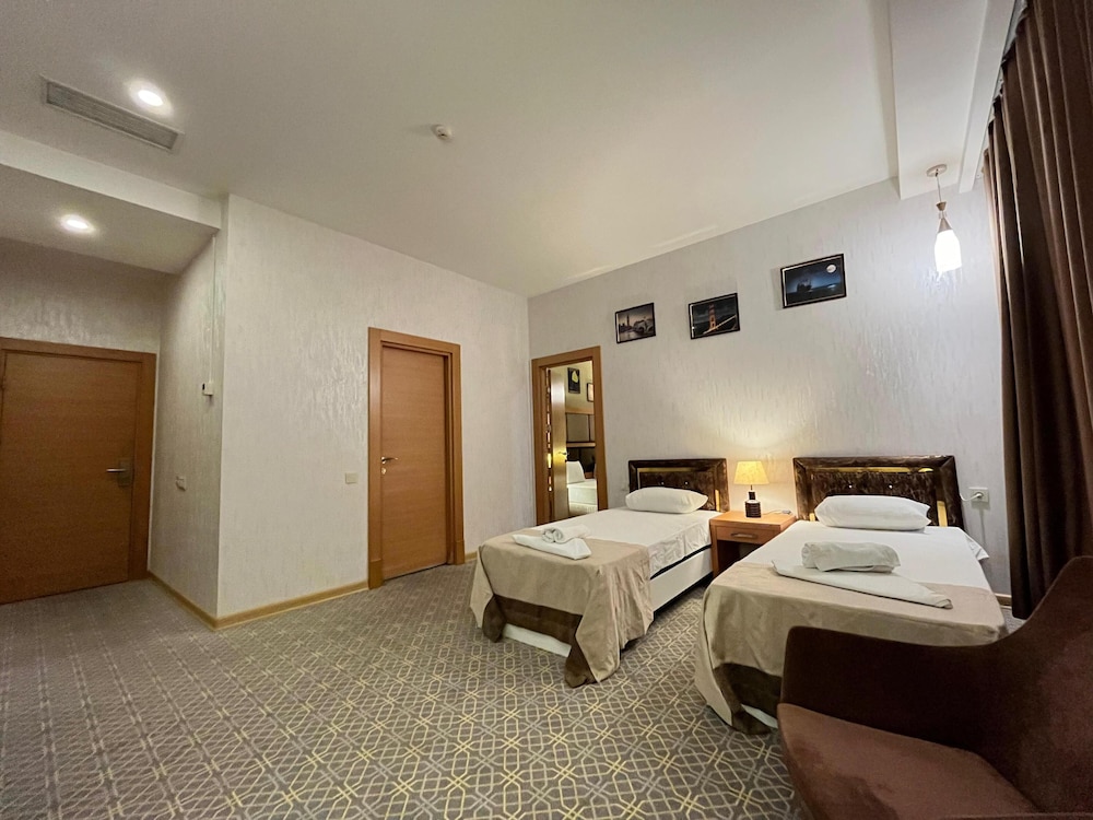 GM City Hotel 9/50
