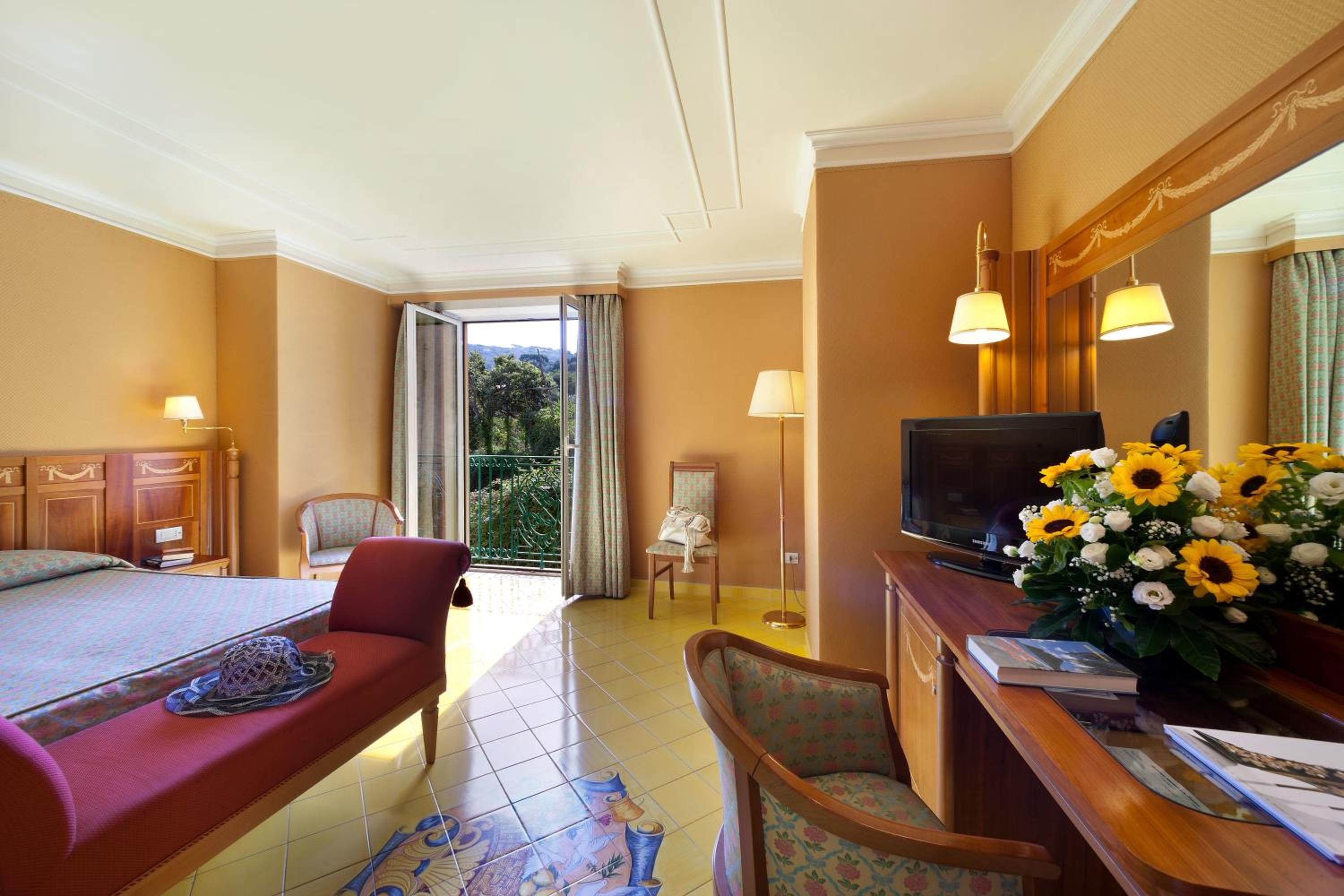 Room, Double or Twin Bed