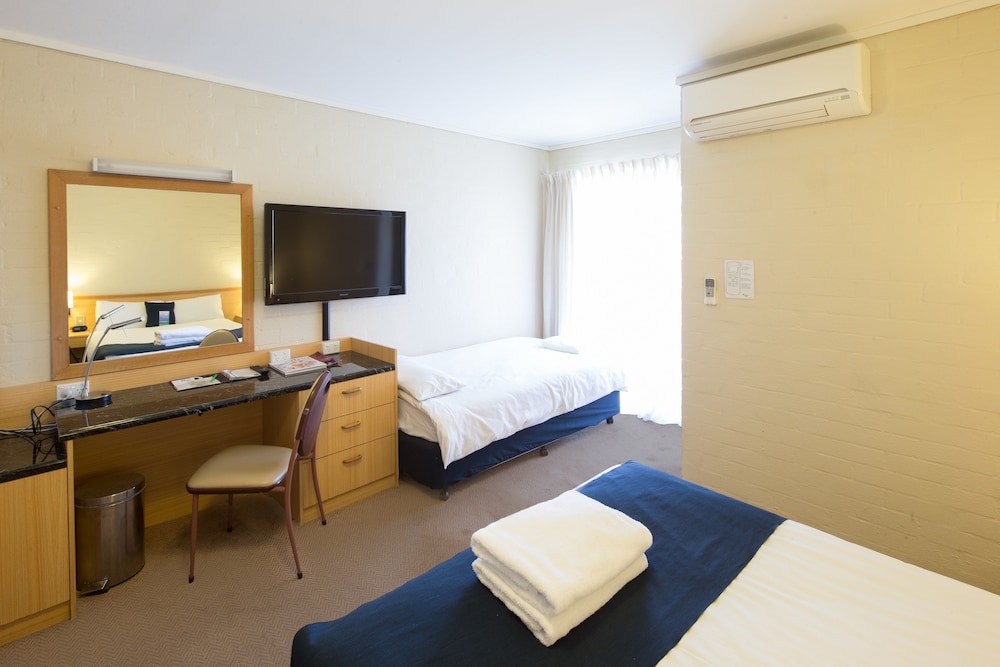 ibis Styles Canberra 28/78