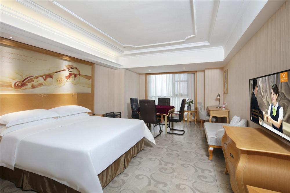 Vienna International Hotel (Zhengzhou Zhongyuan Futa) 7/34