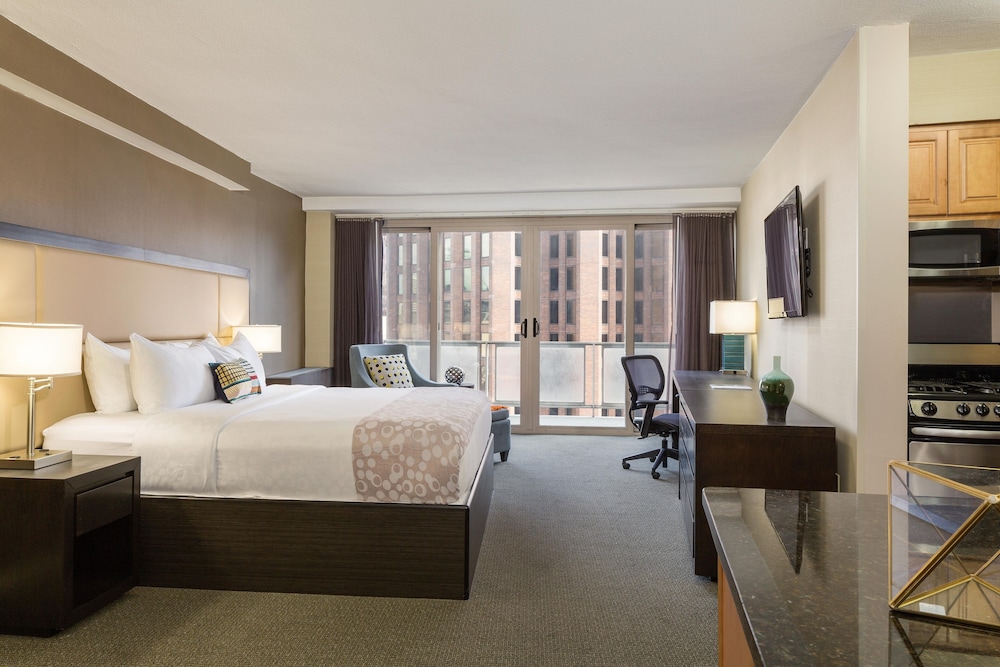 The Windsor Suites 10/44