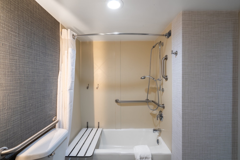 Holiday Inn Huntsville Research Park 11/52