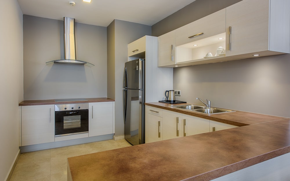 Mansion 51 Hotel & Apartment 55/67