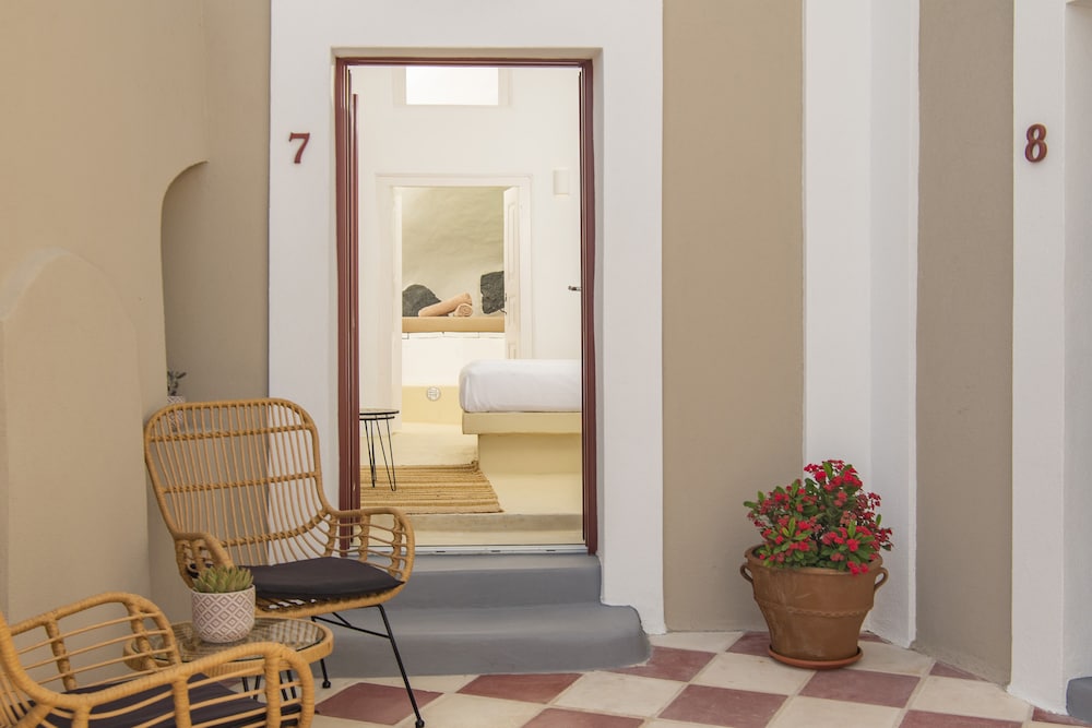 Nano Suites 8/50