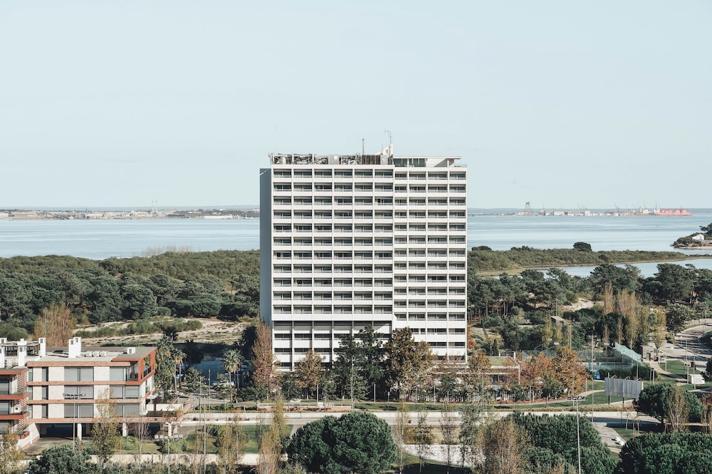 The Pearl Troia in GRANDOLA