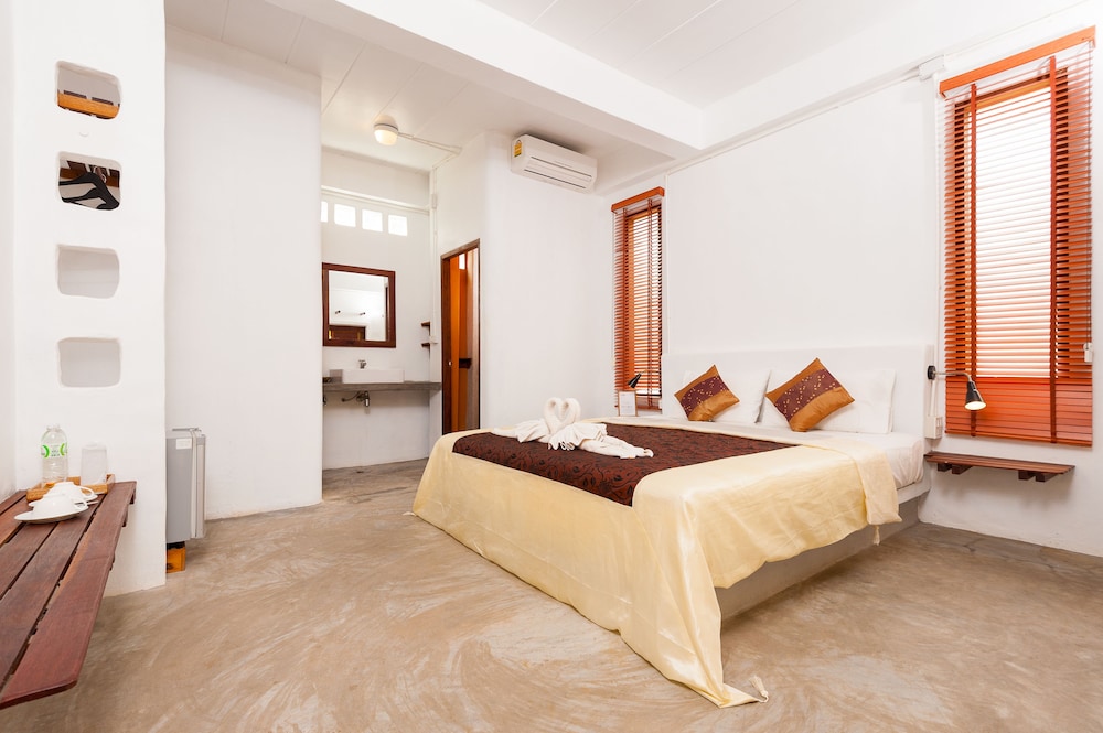 Sunshine Beach Resort 19/100