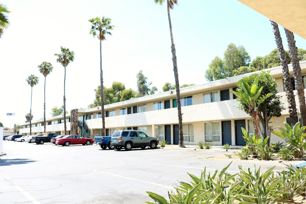 Valli Hi Motel 3/44