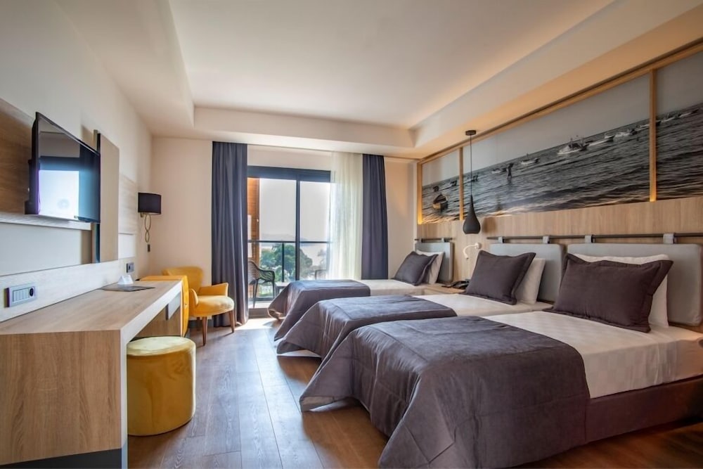 MAIA Luxury Beach Hotel & Spa 6/50