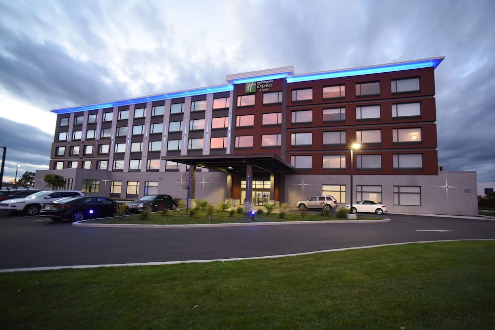 HOLIDAY INN EXPRESS & SUITES GATINEAU - OTTAWA 1/41